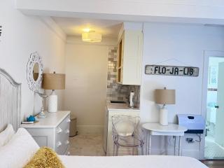 Narragansett House - 4