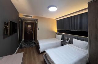 Hennessy Hotel - 8