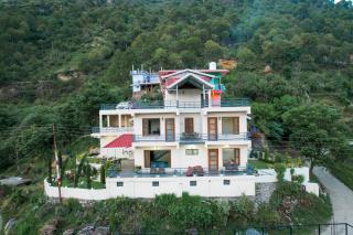 SaffronStays Summer Estate - 3BR hill-view villa with verandah, farm dining, treks & live BBQ under starry skies - 2