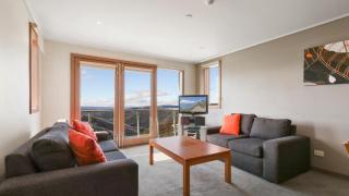 White Crystal 215 - Mount Hotham - 0