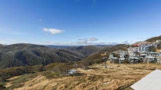 White Crystal 215 - Mount Hotham - 2