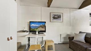 Studio at Snow Daisy - 6