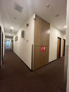 Eight Days Boutique Hotel - Impian Emas - 3