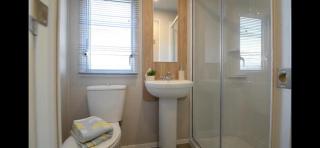 3 Bed Caravan - Sleeps 6 - Parking - Wifi - 4