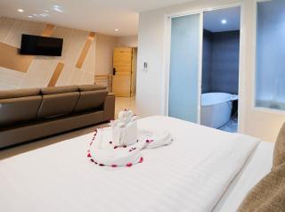 La Vista Patong Hotel - Patong Beach - 5