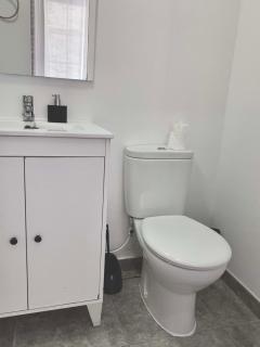 Charming 1BR just off Main Street prime location - 2