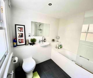 3Bed 2Bath Poplar Townhouse - Londra - 7