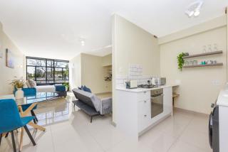 Illovo Mews 210 - Johannesburg - 4