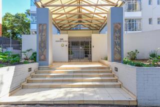 Illovo Mews 210 - Johannesburg - 7