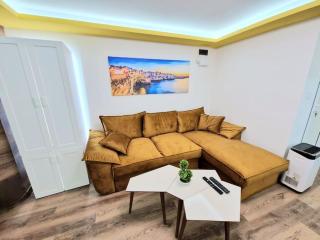 Yellow studio - Varna City - 3