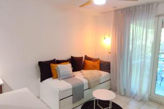 RAVAS Studio climatisé terrasse proche commerces - 7