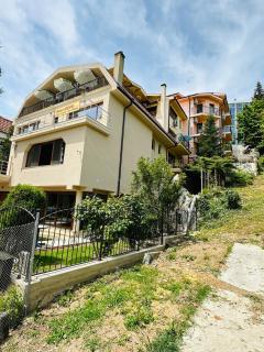 Villa Mari Guest Rooms - Golden Sands - 3