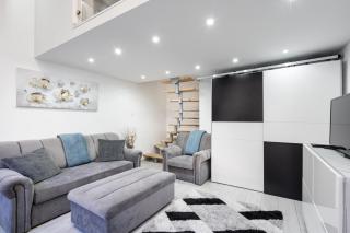 Joyous Era Apartment - 8