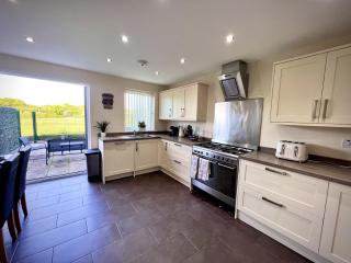 Syster Properties Leicester LE3 Comfy Casa Stay with Free Parking in Quiet Area - 5