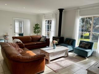Winterwood Lodge - 6mins Jindabyne Pets Allow Floor Heating Farm Stay - Moonbah - 4