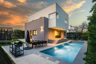 Villa Aida - 4 bedroom luxury villa with large private pool 4K projector and Jacuzzi - Pula - 0