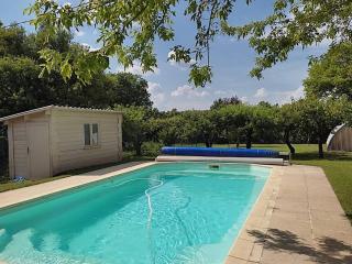 Le Mas des Cigales avec parc et grande piscine - 7