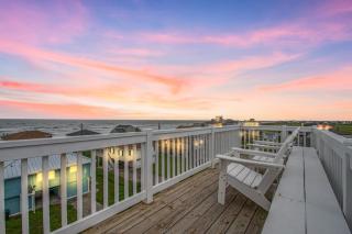 "The Ocean Aire" , 30 secs from the sand! - 0