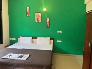 We One Comfort Inn - Ernakulam - 0