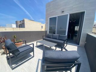 Sliema Distant Seaview Penthouse - Sliema - 6