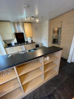 Holiday Home In Cardiff. Sleeps 6 - 3