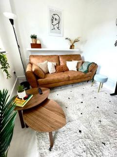 High-End 2 Bed Maisonette in Beaulieu Park - Broomfield - 7