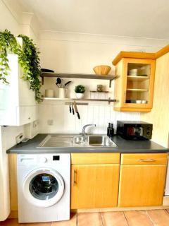 High-End 2 Bed Maisonette in Beaulieu Park - 1