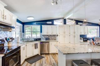 Hot Tub and Dock Lakefront Mabank Home - 2