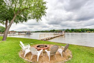 Hot Tub and Dock Lakefront Mabank Home - Mabank - 0