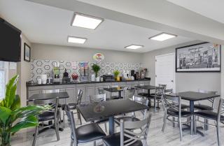 Super 8 by Wyndham Nashville West - Nashville - 1