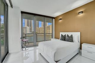 Upscale Resort 4 Bedrooms 3 Bath - Hallandale Beach - 6
