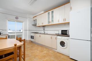Comfy 4BDR Apartment in Portimão by LovelyStay - Portimão - 5