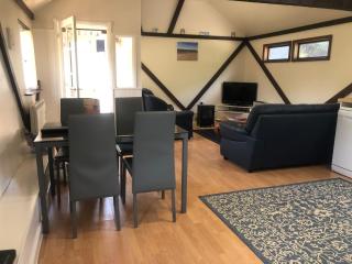 Sycamores Barn - Detached, Private, Secluded Country Retreat - Brighstone - 8