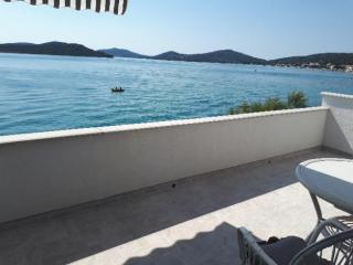 Sunrise- apartmani uz more - Betina - 8