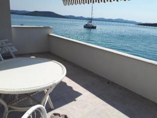 Sunrise- apartmani uz more - Betina - 7
