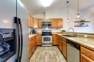 Alaska Retreat with Balcony, Near Earthquake Park! - Anchorage - 1