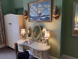 Holywell House - Loughborough - 2