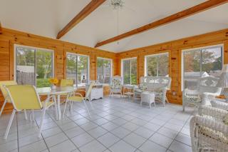 1 Mi to Beach Cape Cod Escape with Yard! - West Dennis - 9