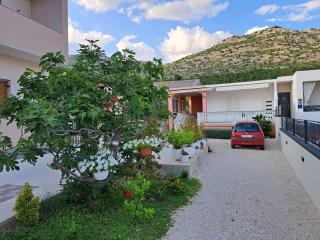 Apartments Ivica - Starigrad-Paklenica - 0
