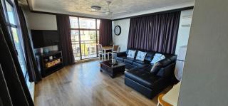 Surfers Paradise Ocean View Apartment - 5