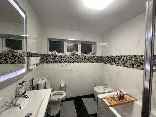 Luxury Holiday Home - 4