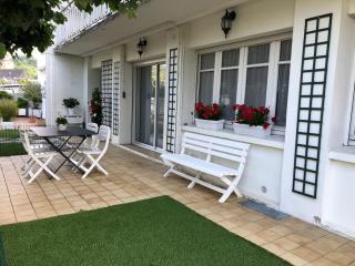 APPARTEMENT PLAIN-PIED Terrasse Jardin Parking - Nay - 0