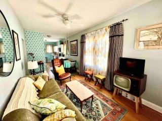 Newly Renovated 3-Bedroom Beechmont Home - Louisville - 1