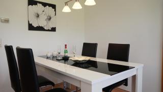 Große helle Ferienwohnung mit Balkon, ruhig gelegen mit guter Verkehrsanbindung - 2