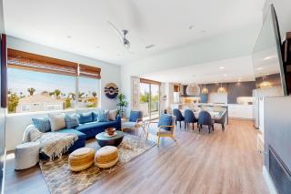 Seaside Serenity Retreat - Oceanside - 0