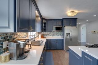 Spacious Refuge with Private Pool and Outdoor Bar! - Amherst - 2