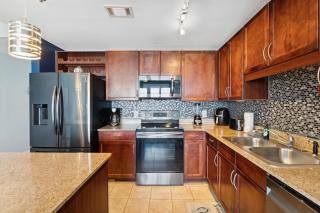 Laketown Wharf #1509 by Nautical Properties - 3
