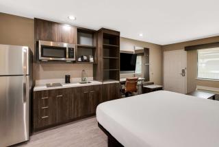 Best Western La Place Inn - 4