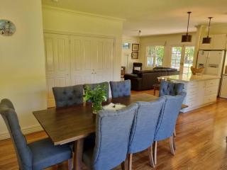 Noonan House, 5 bedrooms. Hop & skip to town - Woodend - 3