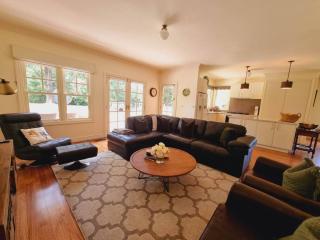 Noonan House, 5 bedrooms. Hop & skip to town - Woodend - 8